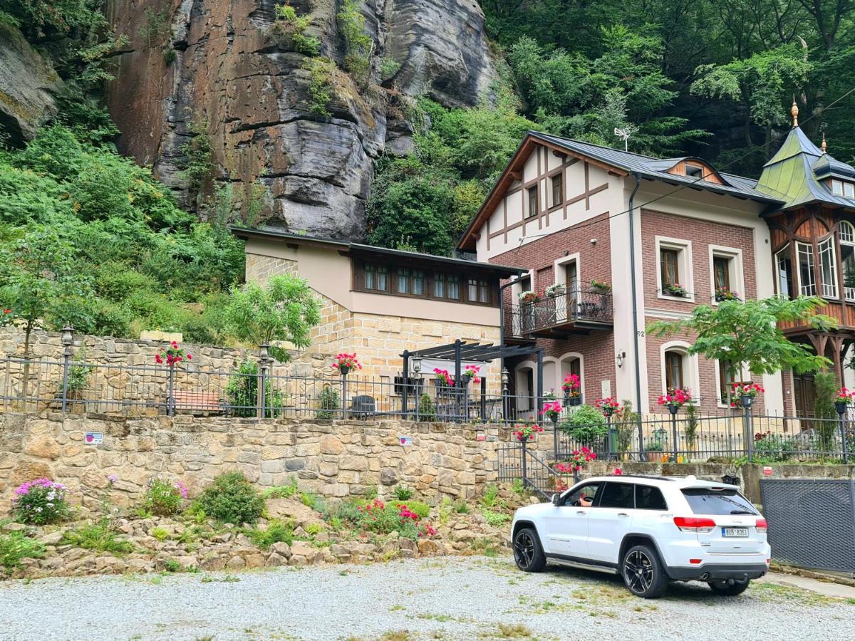 Labsky Dvur Apartment Hrensko Bagian luar foto