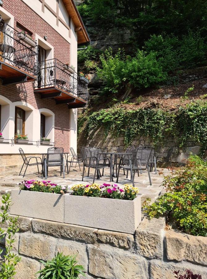 Labsky Dvur Apartment Hrensko Bagian luar foto